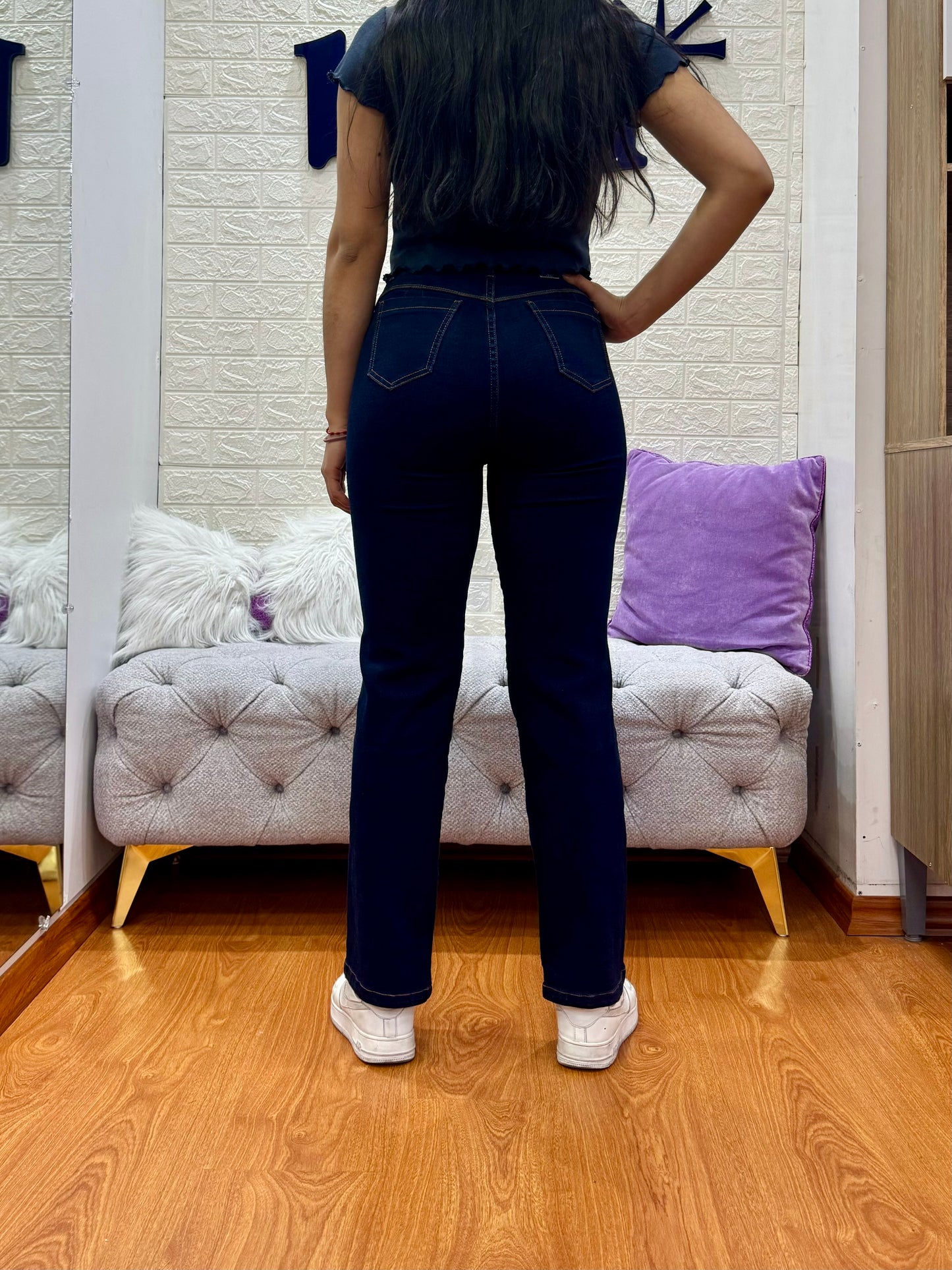 Jean Recto con Pinzas de Avispa Azul Oscuro