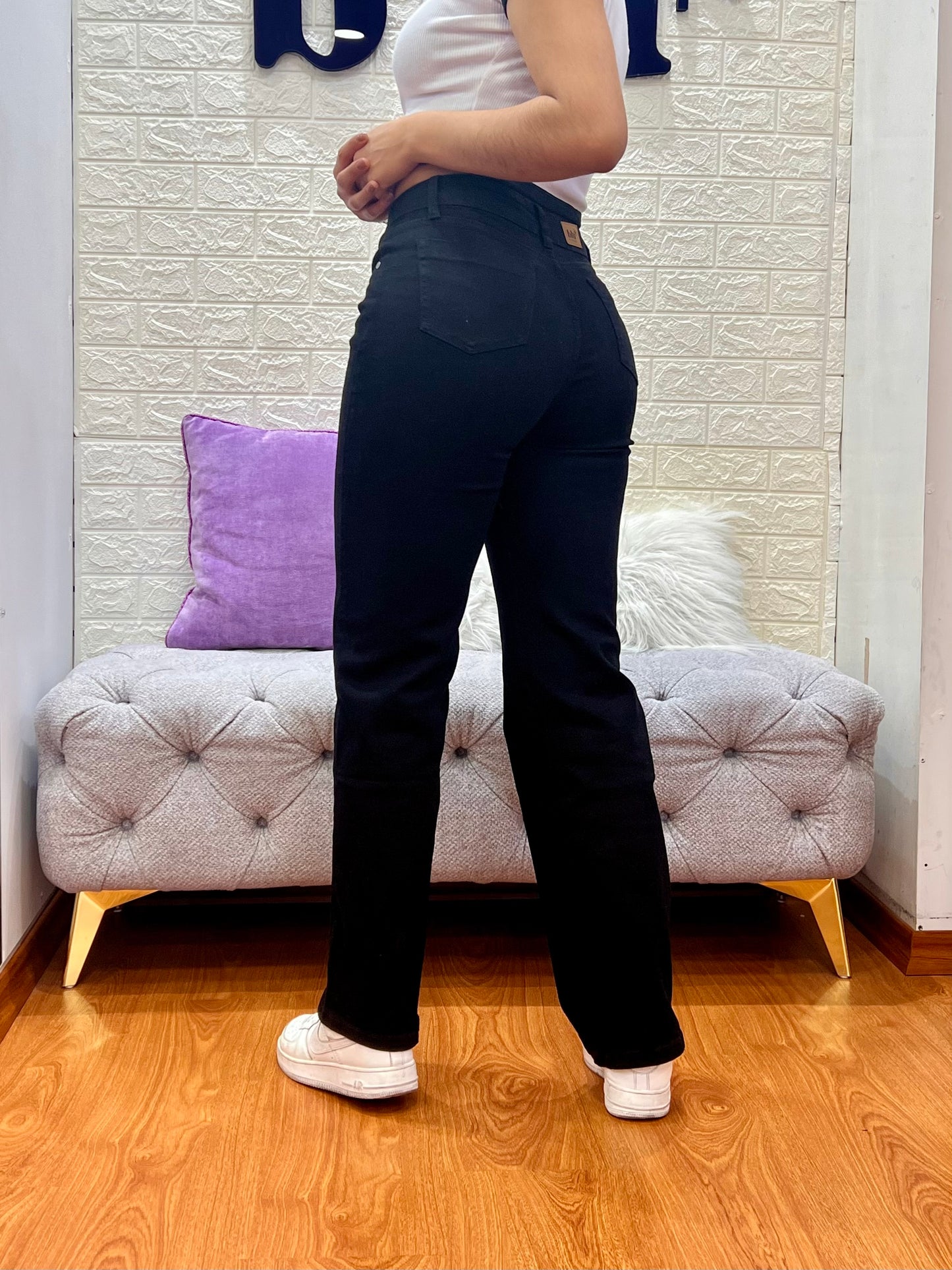 Jean Recto de 1 botón Negro