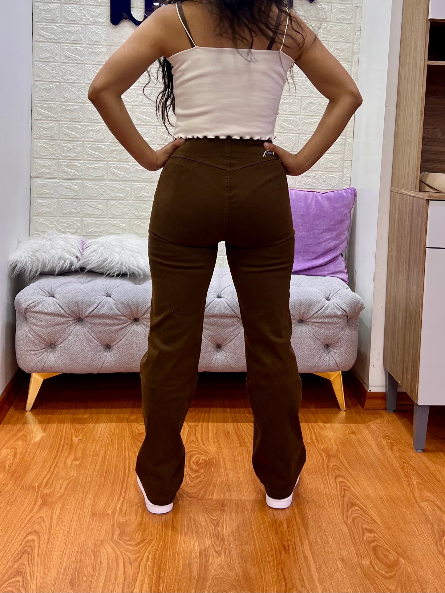 Pantalón Tipo Pana Con Botones Chocolate