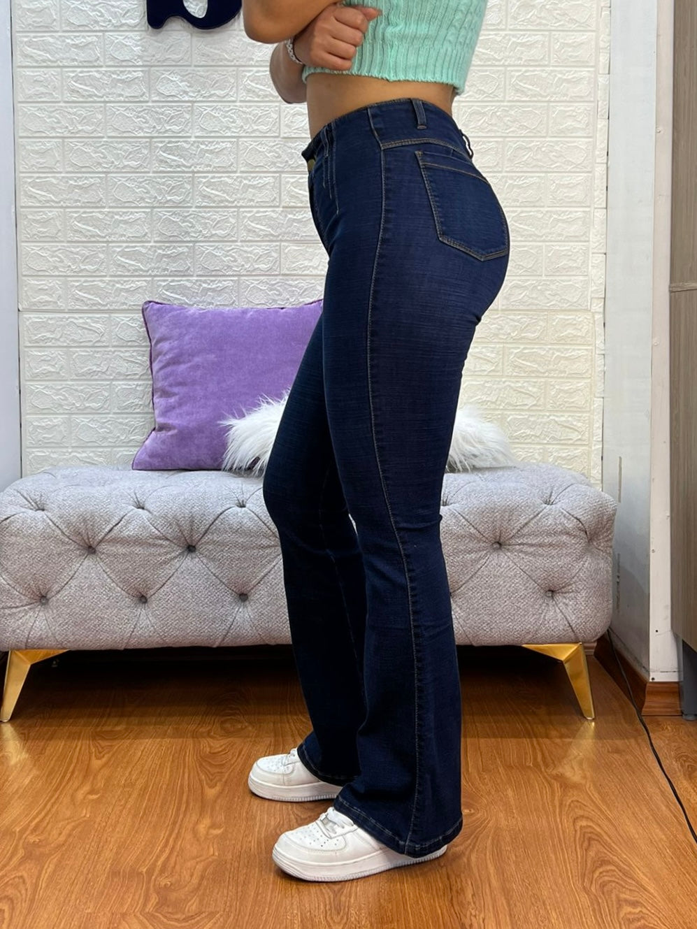 Jean Acampanado con Pinzas Azul Oscuro