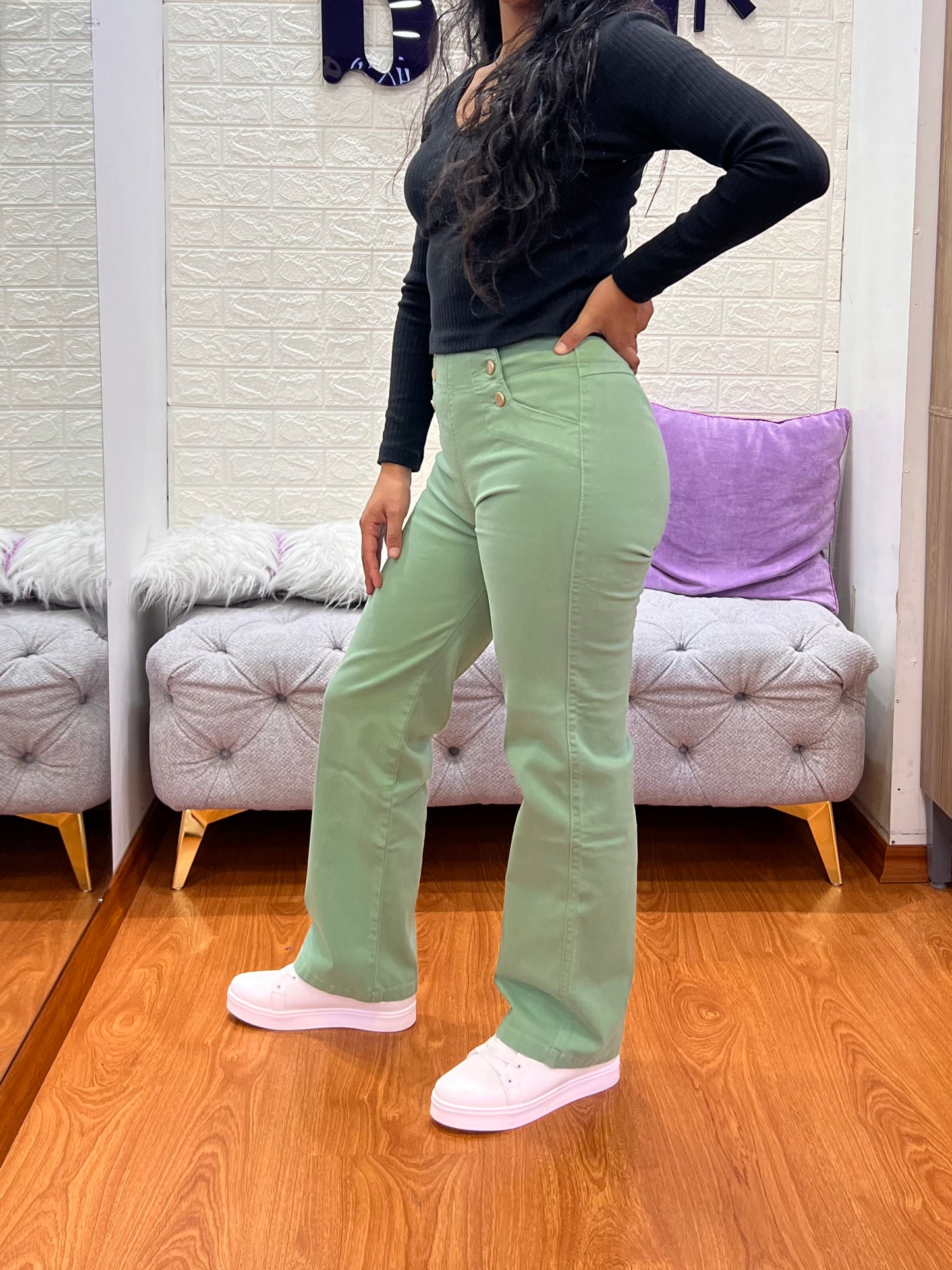 Pantalón Tipo Pana Con Botones Verde Matcha