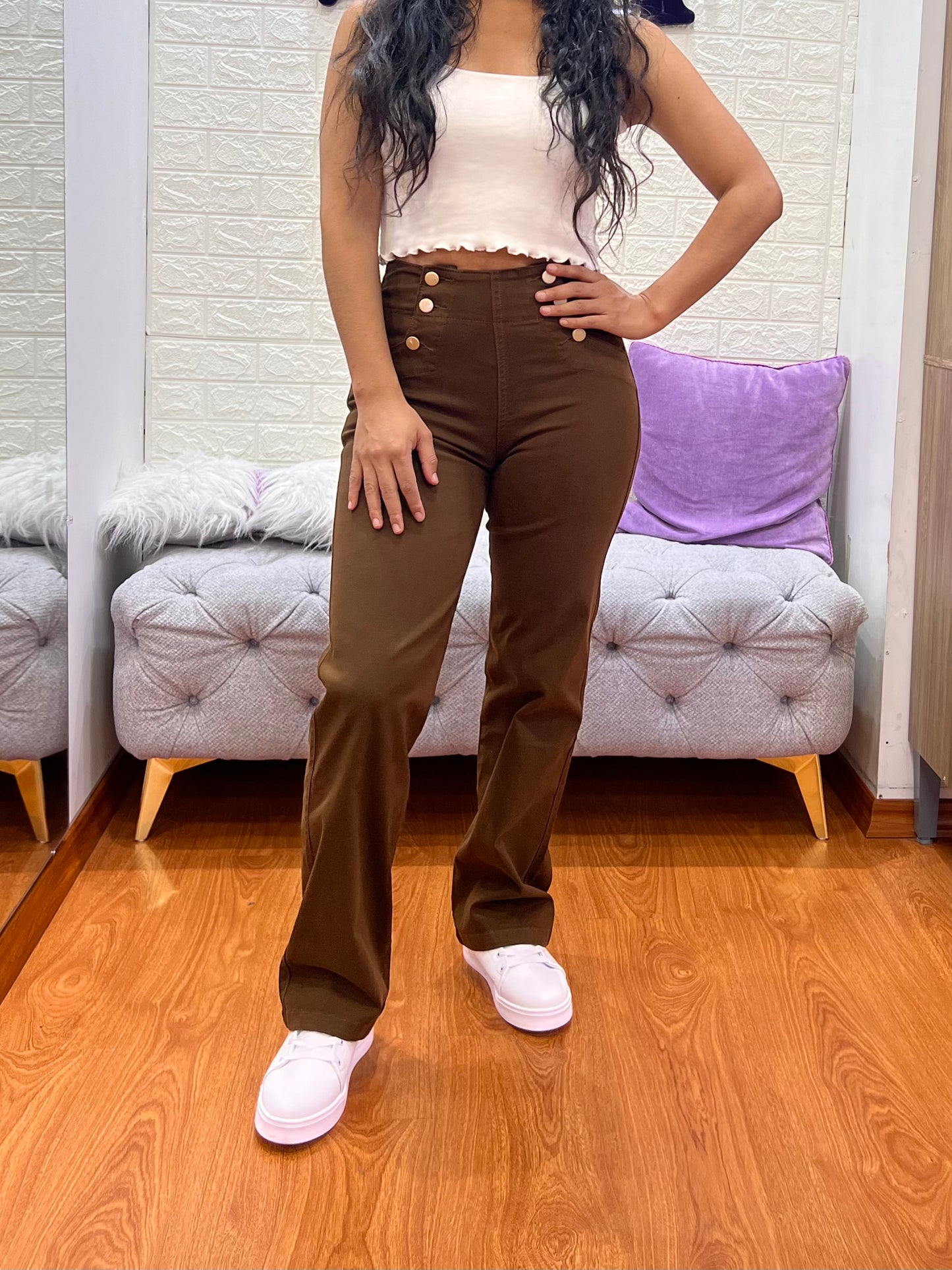 Pantalón Tipo Pana Con Botones Chocolate